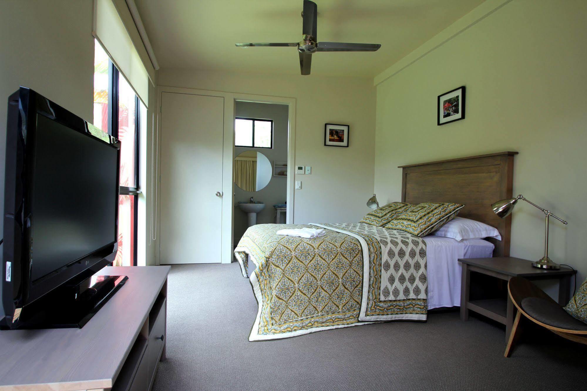 Phoenix Eumundi Luaran gambar